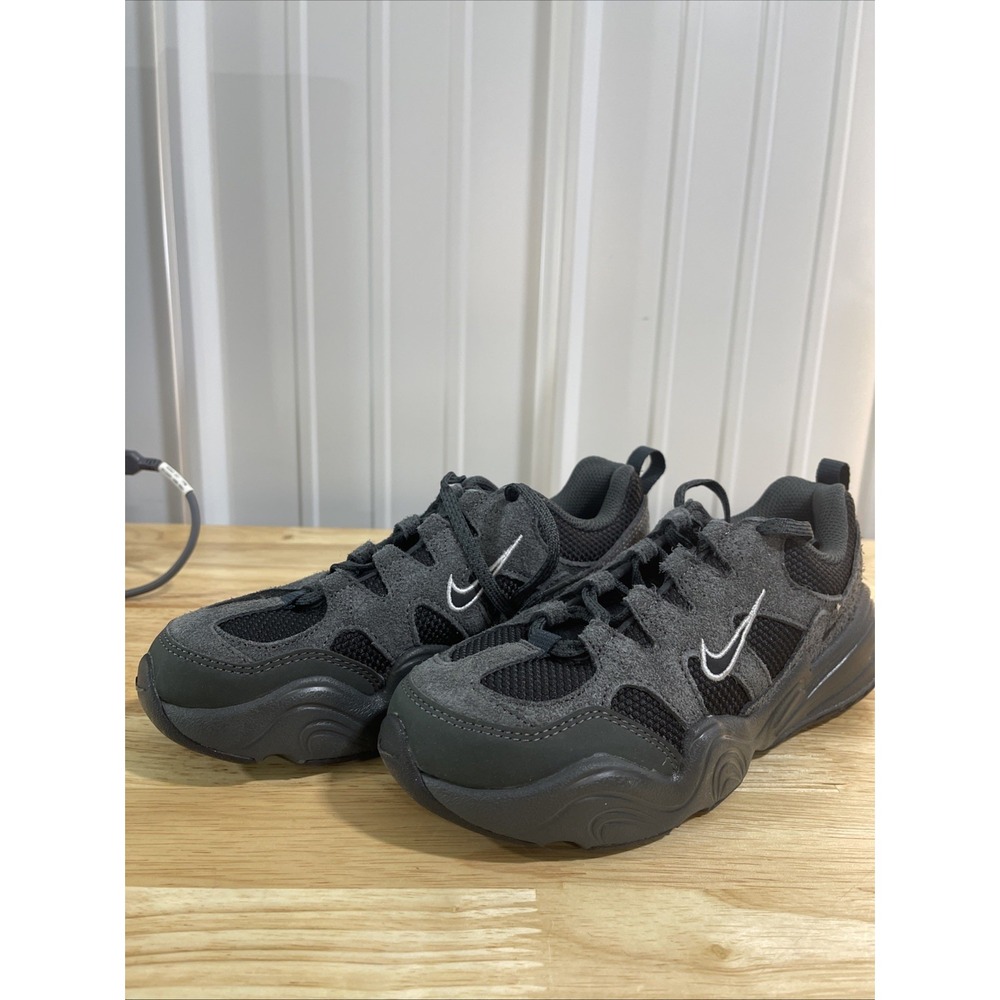 Nike Tech Hera Lifestyle Shoes Womens Size 6 Sneakers Black FJ9532-100